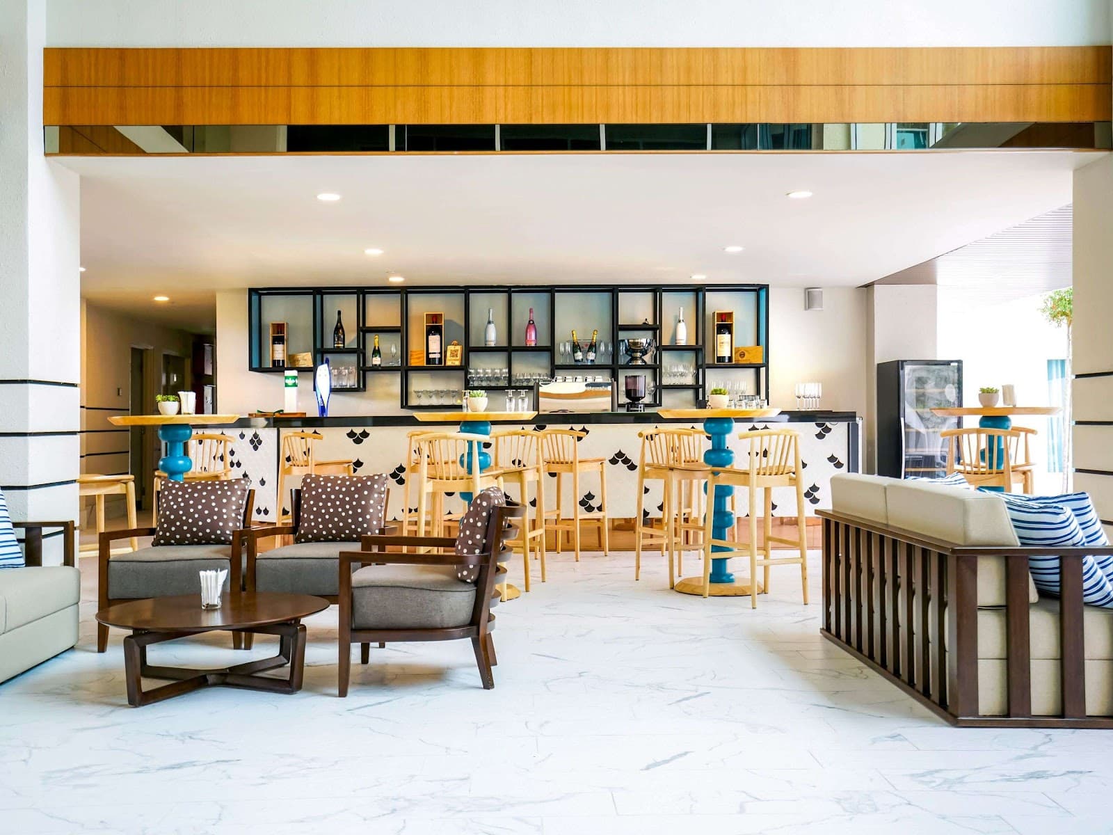 99 Islands Lounge And Bar