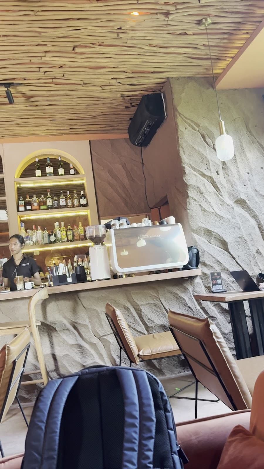 Honeycomb Hookah & Eatery