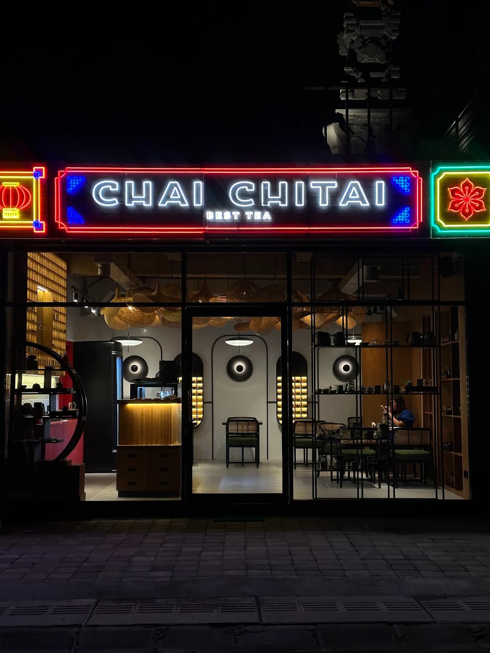 Chai Chitai Seseh Tea House & Shisha