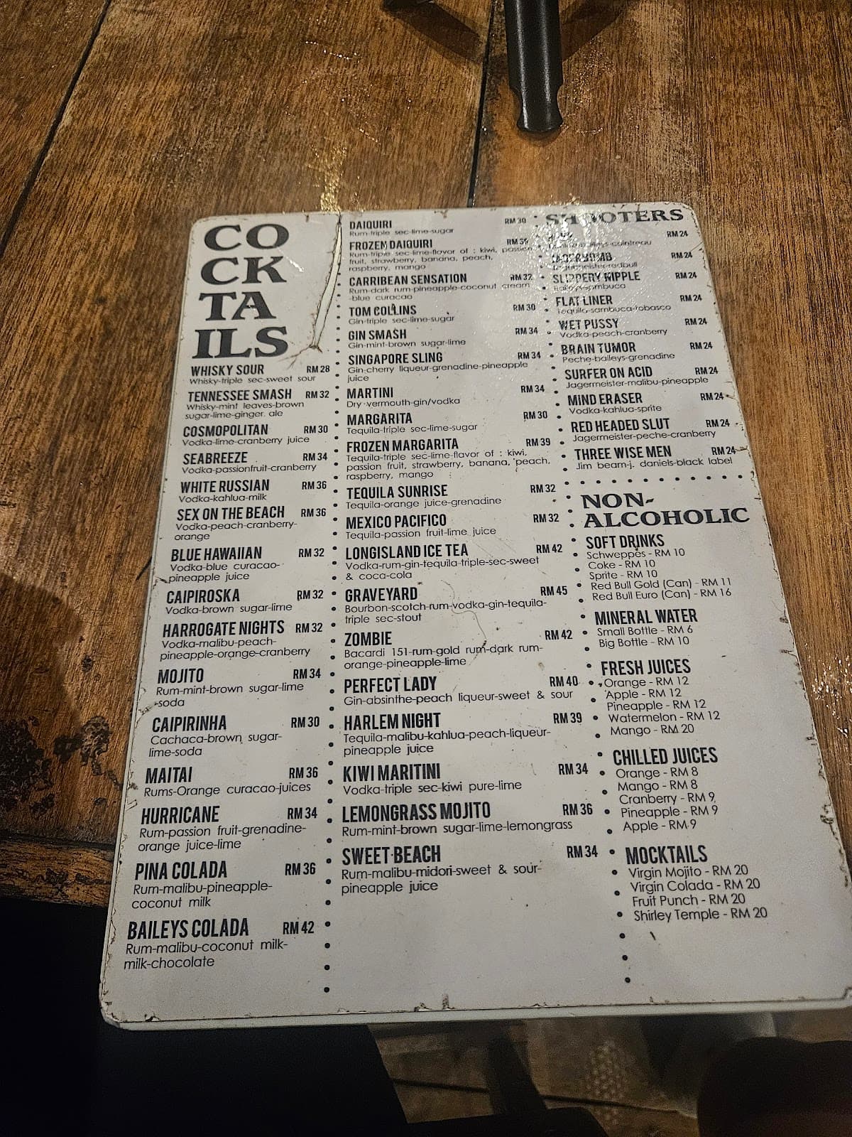 Kalut Cafe And Bar