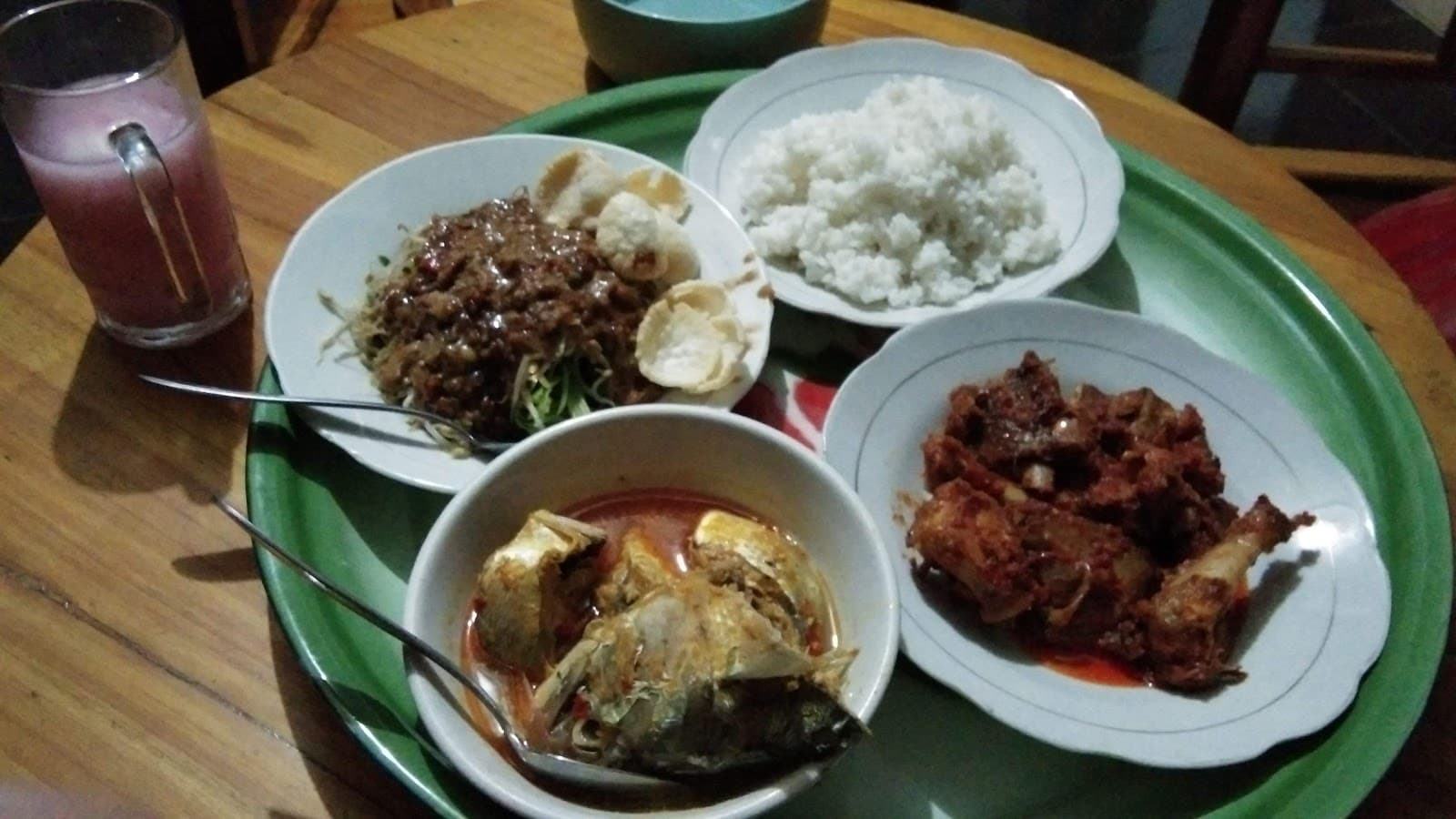 Lombok Lounge Cafe & Bar