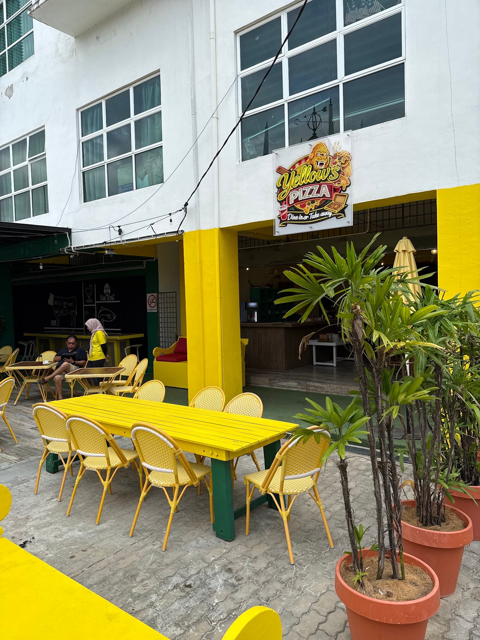 Yellow’s Pizza