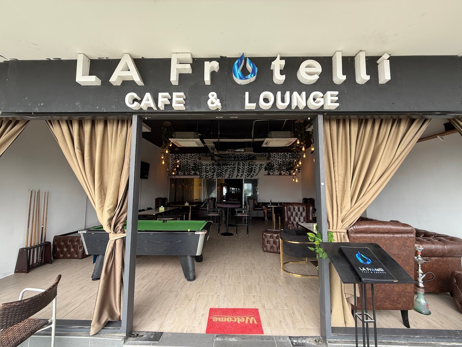 LA Fratelli Cafe & Lounge