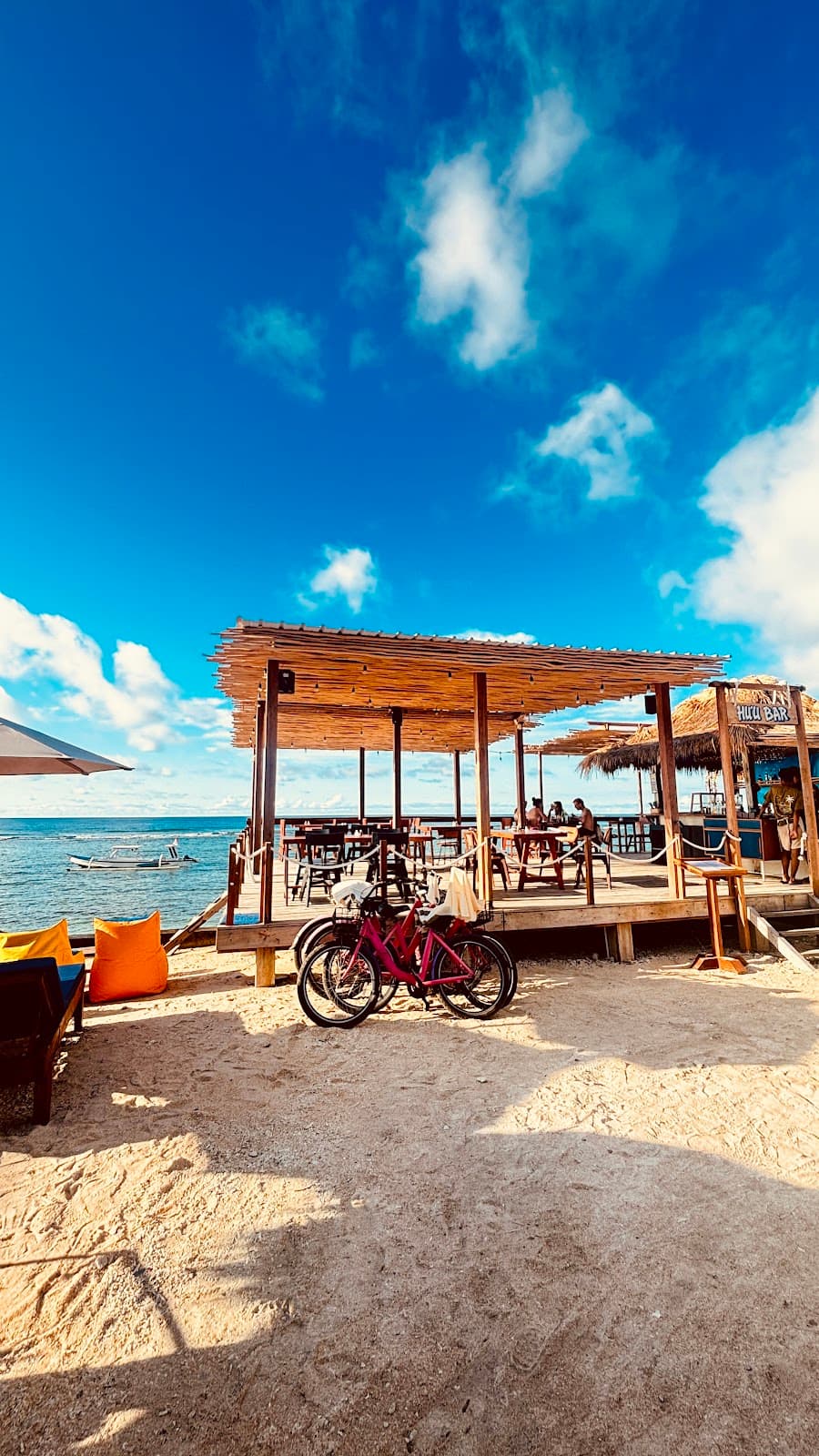 HU’U BAR & RESTO