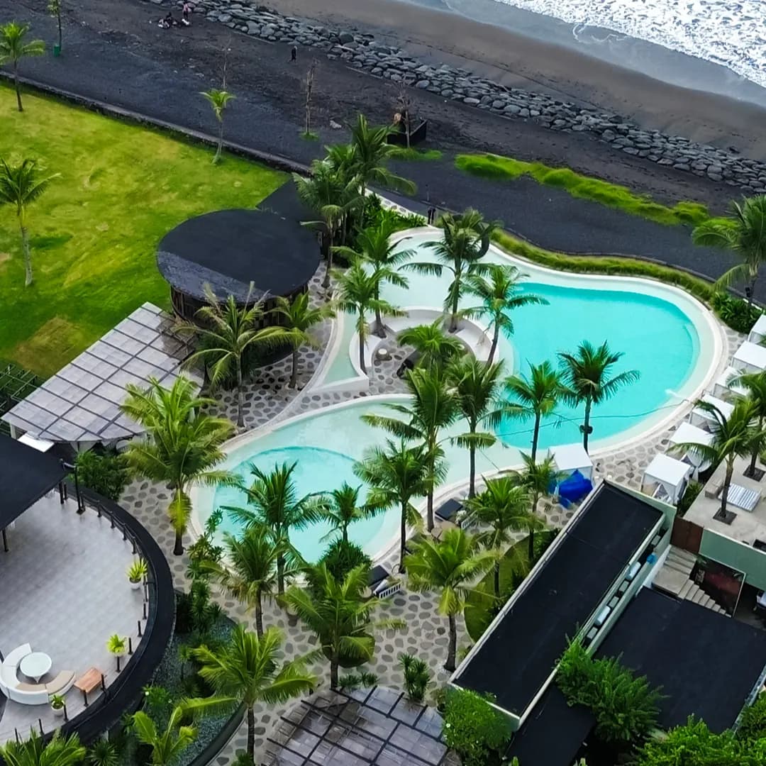 Moonstone Beach Lounge