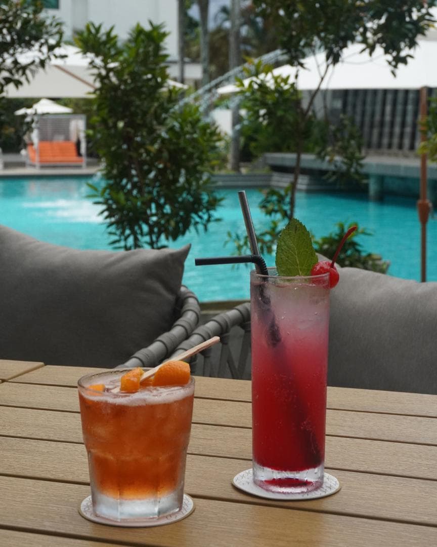 Long Beach Pool & Bar